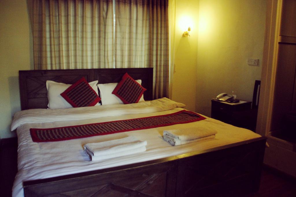 Hotel Peace N Park Kathmandu Exterior photo